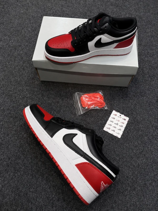 Nike Air Jordan 1 Low Bred Toe