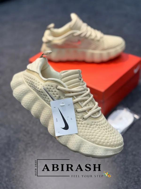 Nike Mind 001